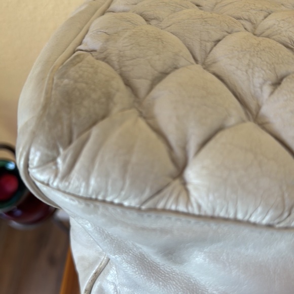 Balenciaga Matelasse Paris quilted ivory leather handbag with mirror - Picture 13 of 17